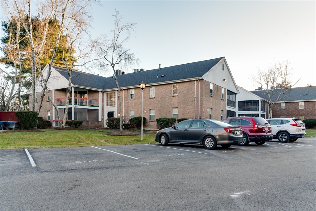 20 Brian Dr, Stoughton