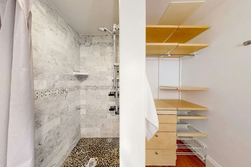 15 Garrison Rd, Brookline Hills