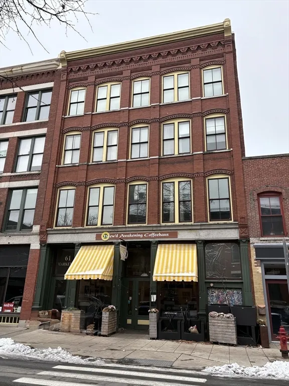 61 Market St, Lowell