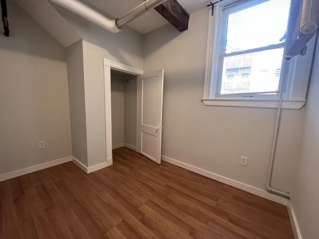 7 Sherborn Ct, Medford