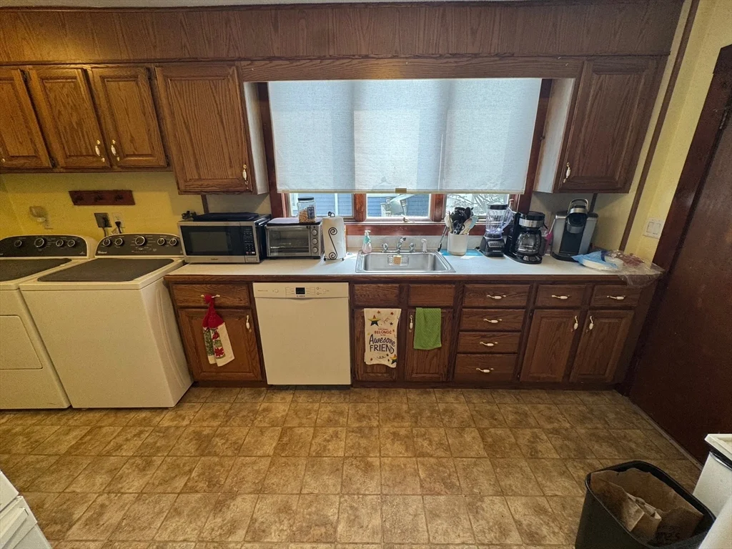 198 School St, Watertown