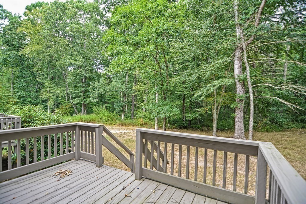 13 Colonial Dr, Norton