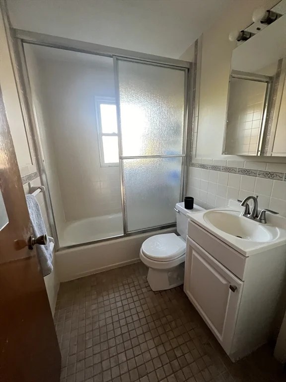 26 Moreland Ave, Dedham