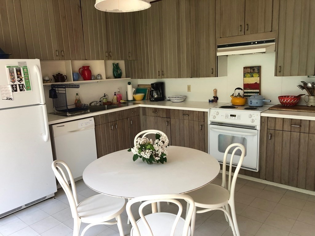 97 Barneys Joy Rd, South Dartmouth