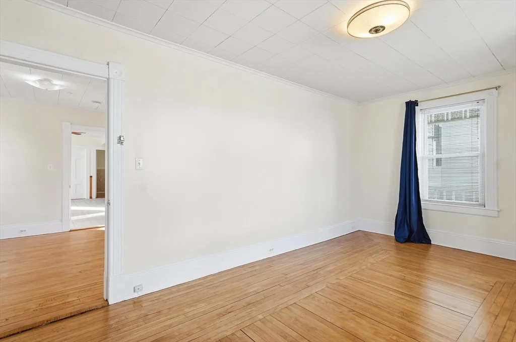 223 School St, Lowell