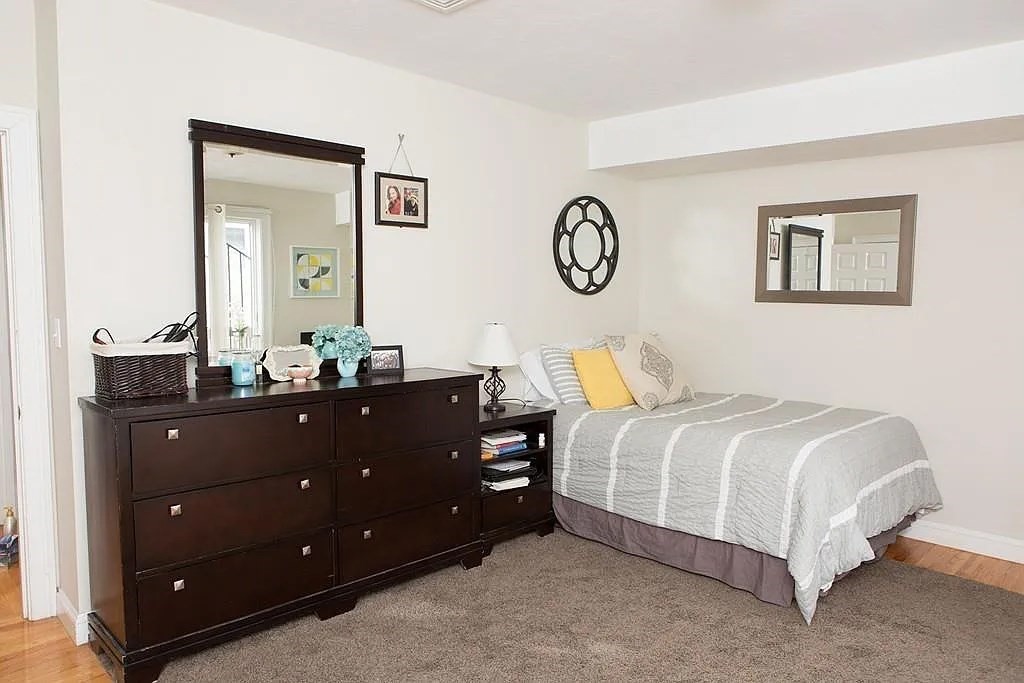 159 W 6th St, South Boston