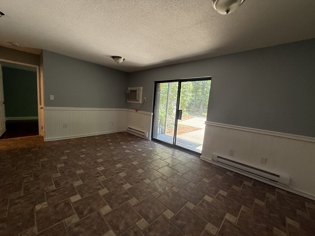 491 W Central St, Franklin