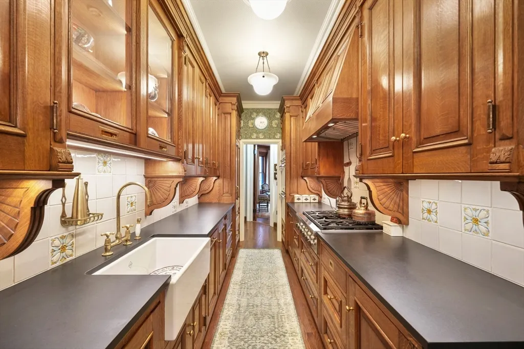 381 Beacon St, Back Bay