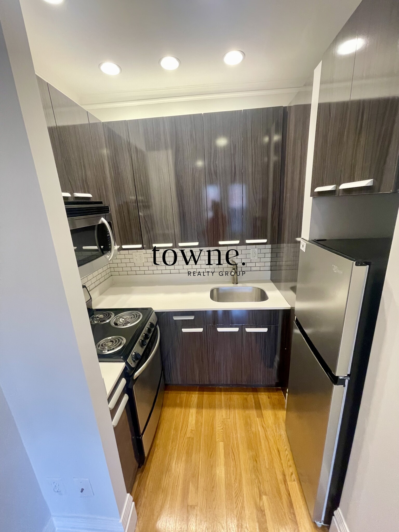 254 Newbury St, Back Bay