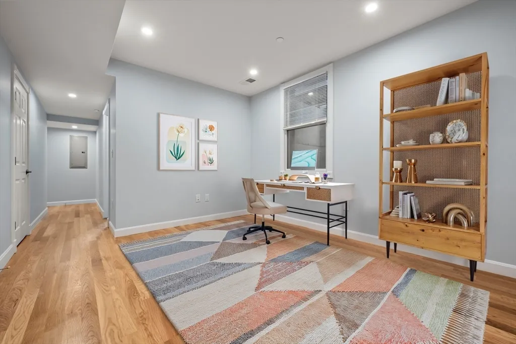 71 Old Harbor St, South Boston