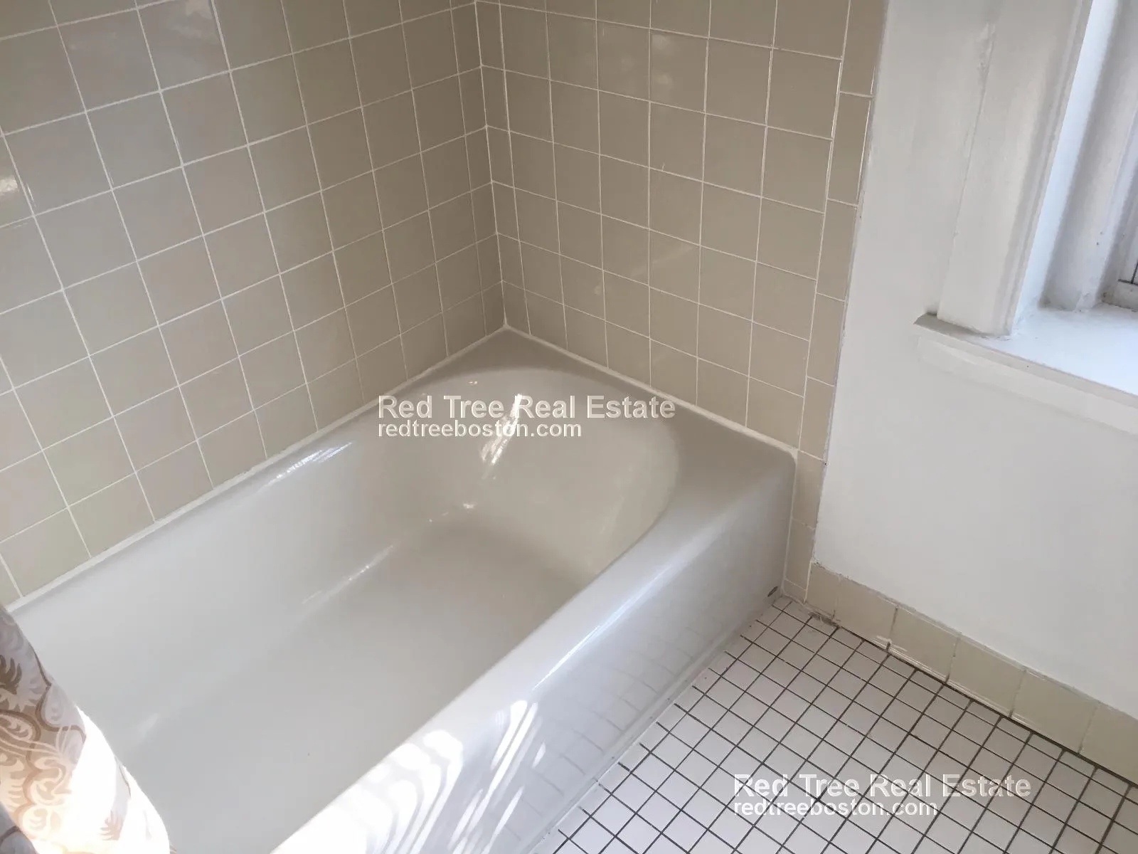 15 Green St, North Brookline