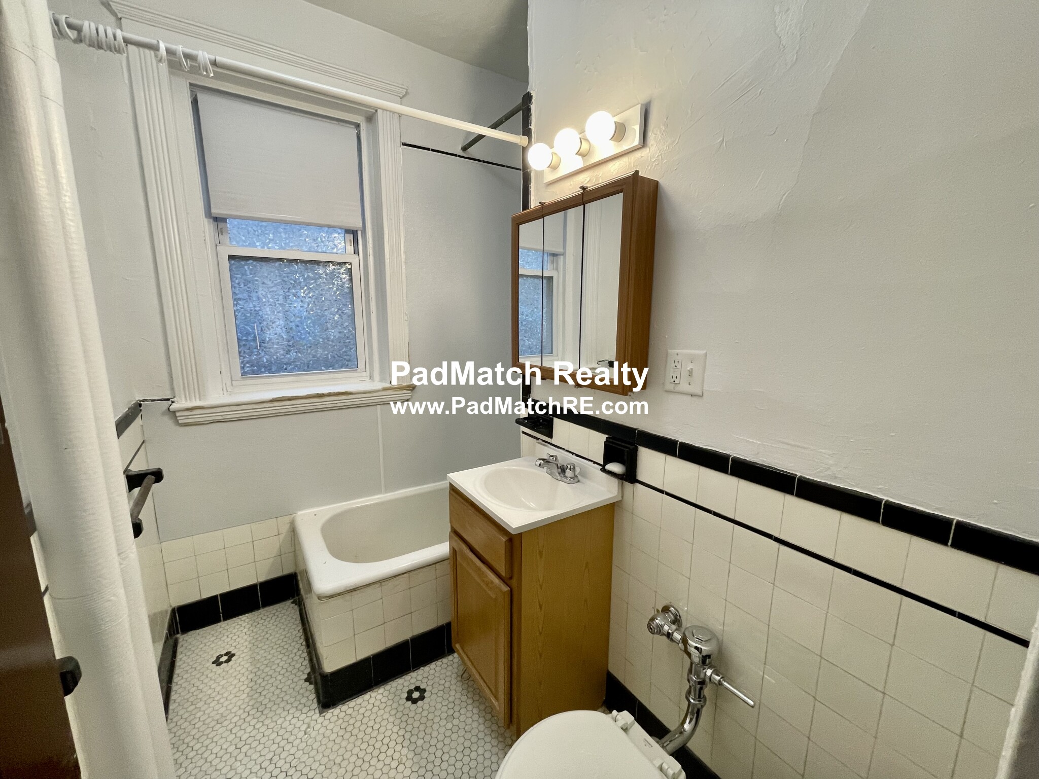 1800 Commonwealth Ave, Brighton