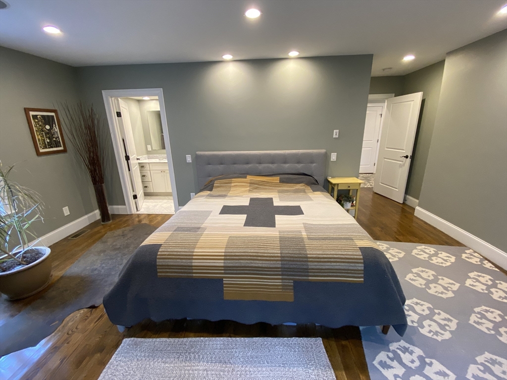 15 Oakdale St, Jamaica Plain