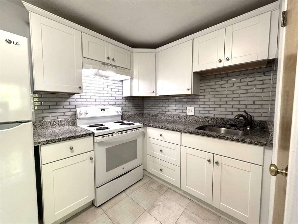 580 Salem St, Wakefield