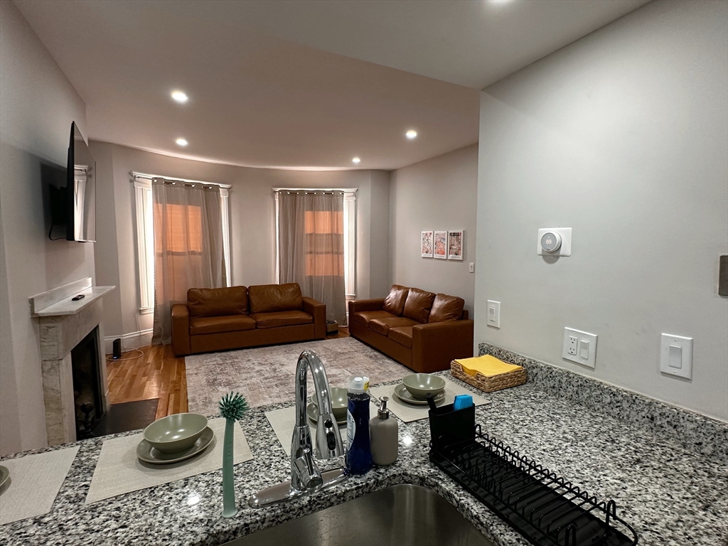 670 Massachussetts Ave, South End