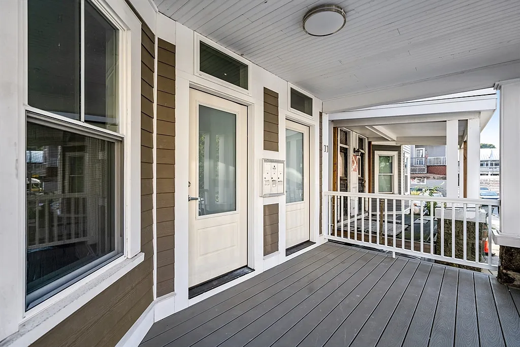 11 Woodlawn St, Jamaica Plain