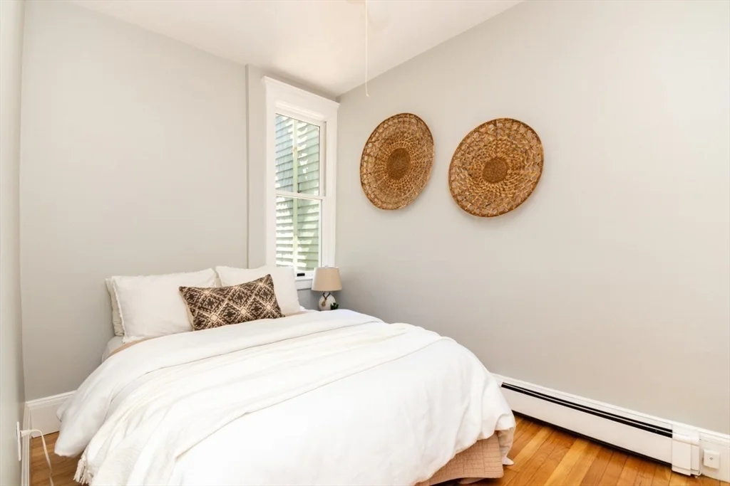 298A Bunker Hill St, Charlestown