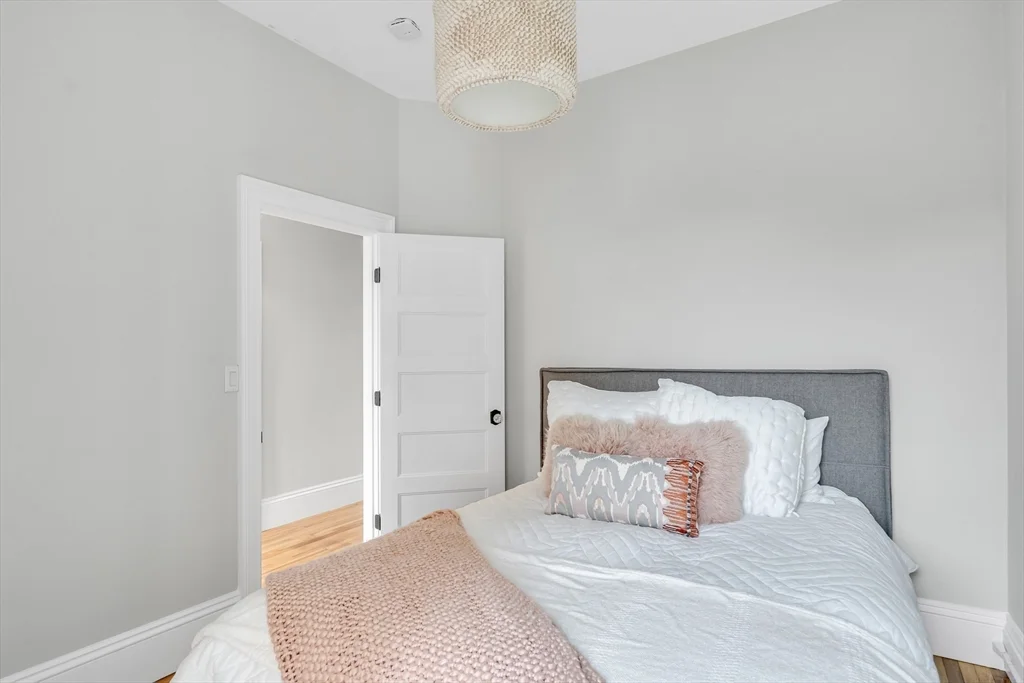 1485 Beacon St, Coolidge Corner