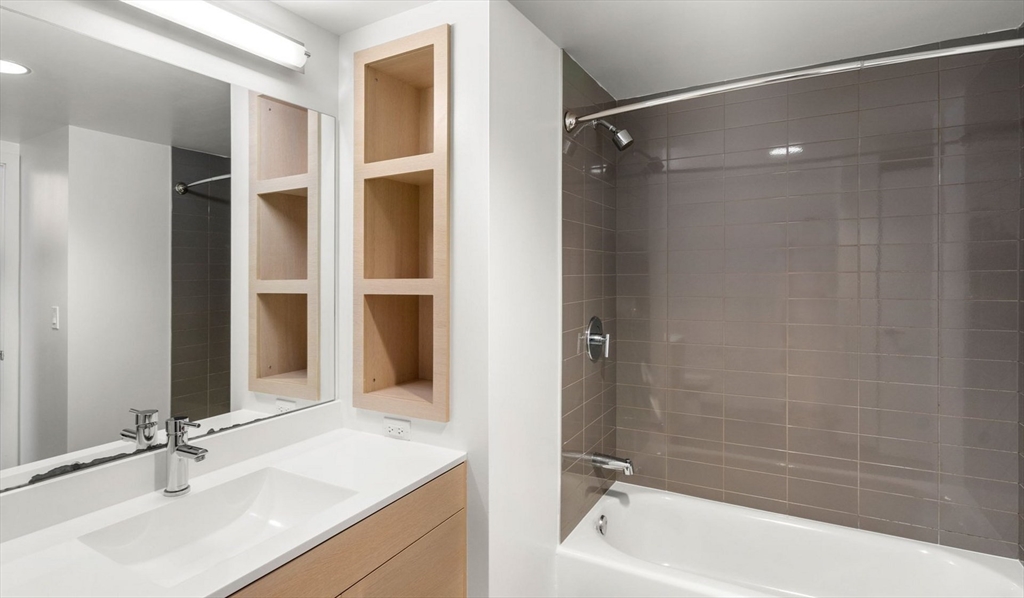 99 Kneeland St, Chinatown