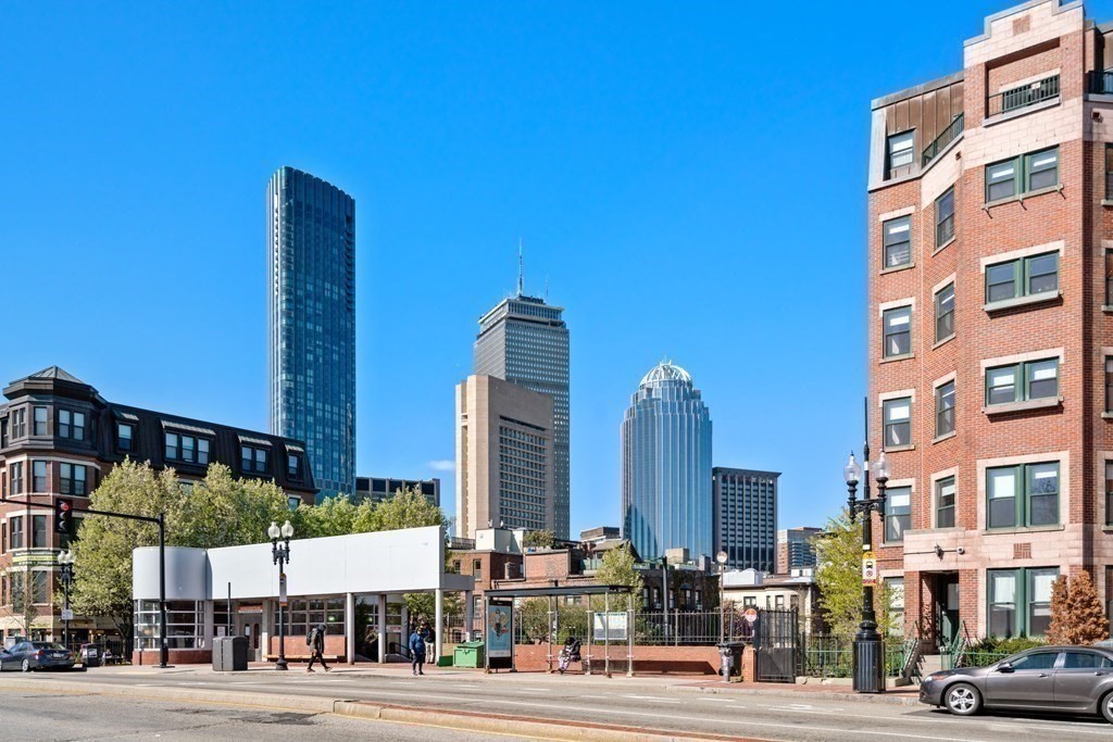 424 Massachusetts Ave, South End