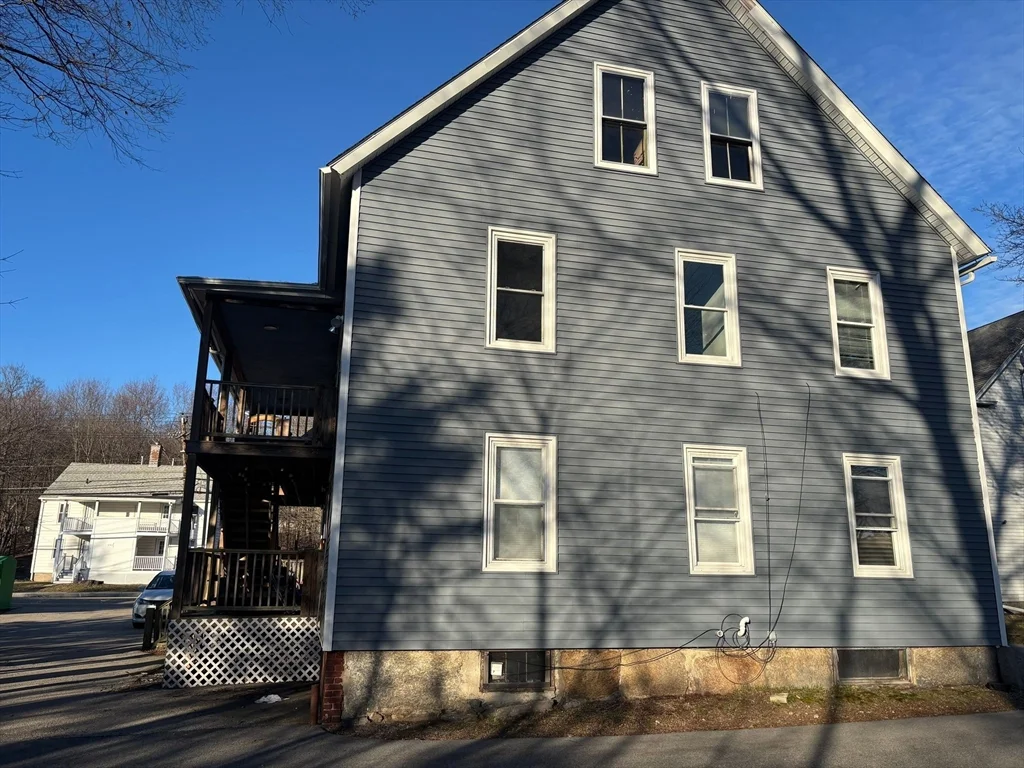 292 Providence Rd, Grafton