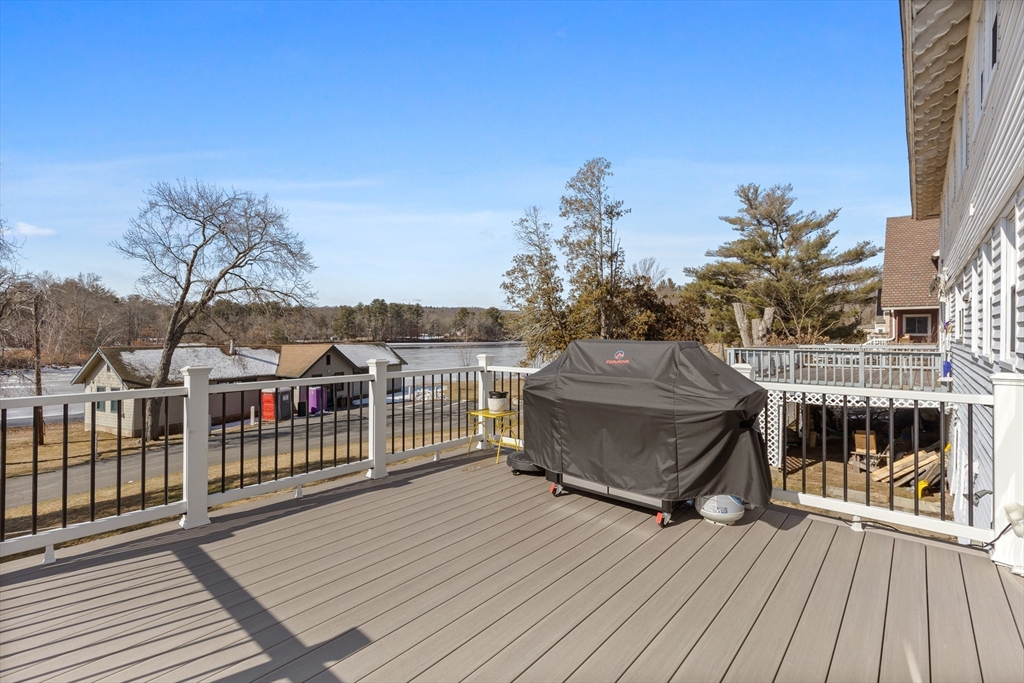 80 Dutcher St, Hopedale