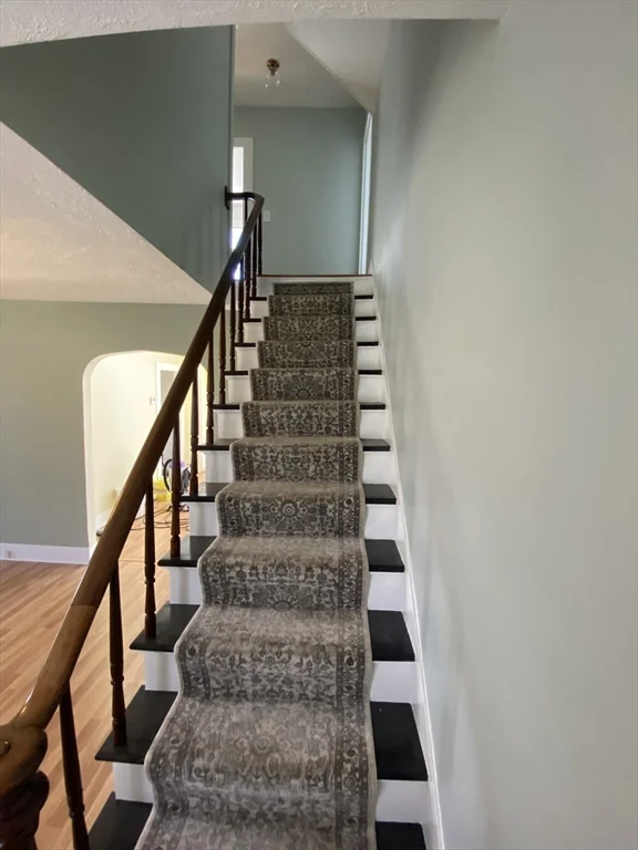 74 Moore Ave, Warren