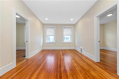 40 Brackett St, Oak Square