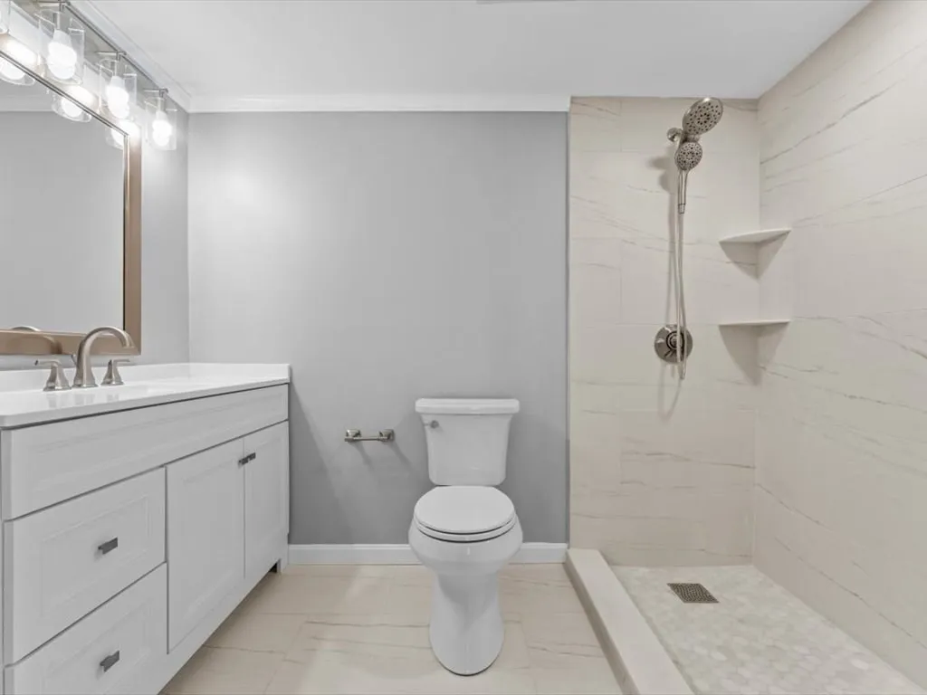 458 Beacon St, Back Bay