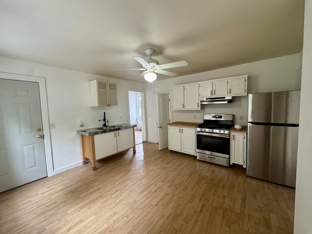 96 Main St, Fairhaven