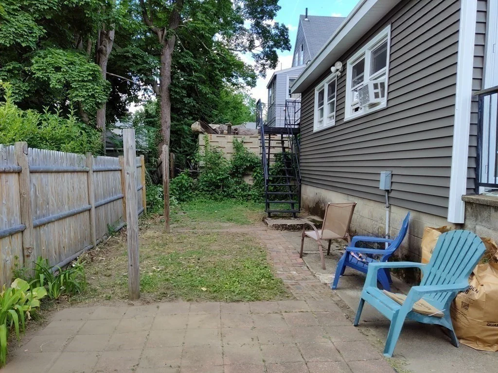 17 Harding Ave, Waltham