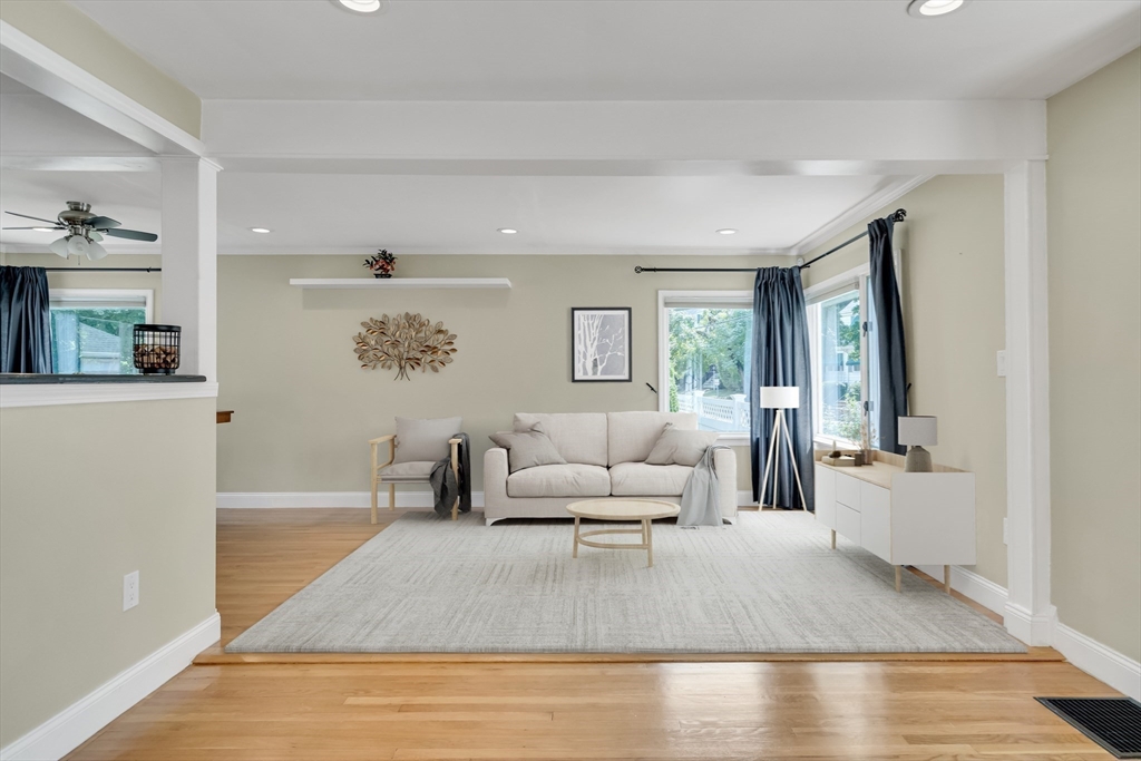 239 Hawthorne St, Malden