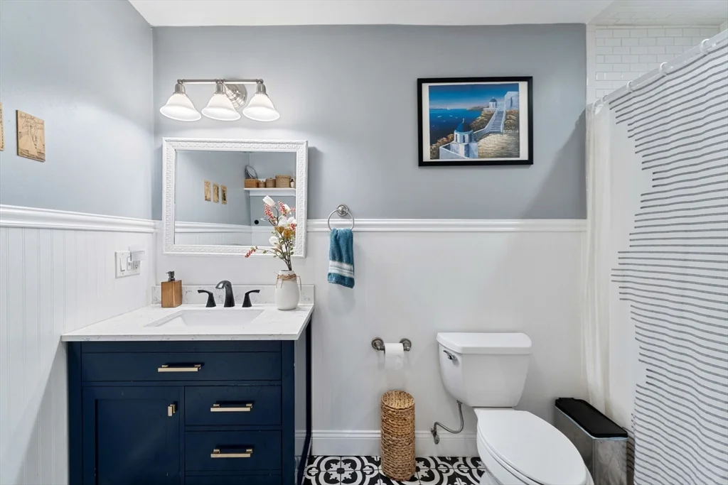 890 Winthrop Ave, Beachmont