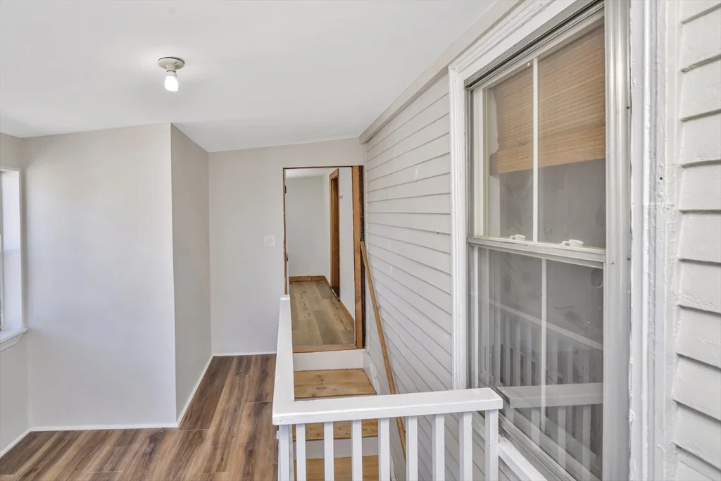 492 Metropolitan Ave, Hyde Park