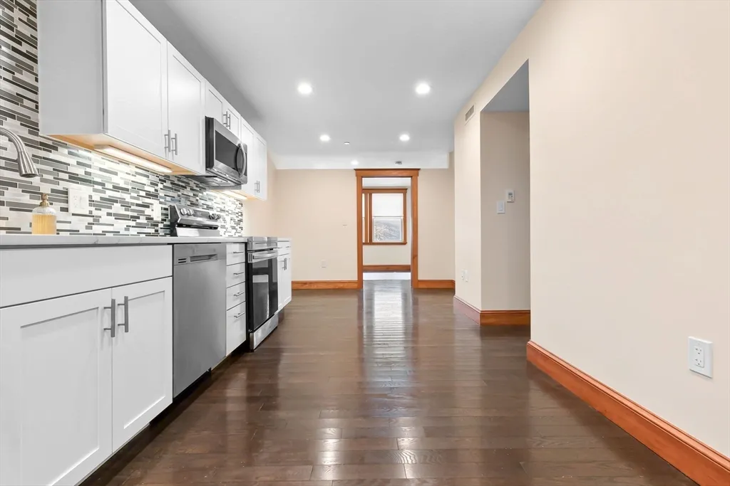 44 Maple St, Danvers Center