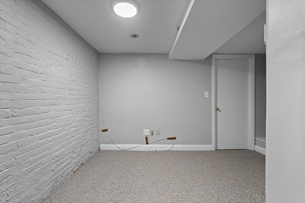 110 W 3rd St, South Boston