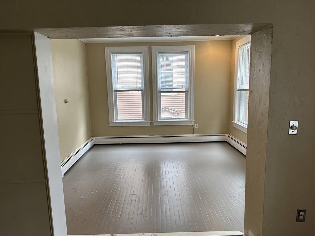 8 Park St, Zip 01830