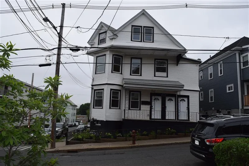 48 Lowell St, Spring Hill