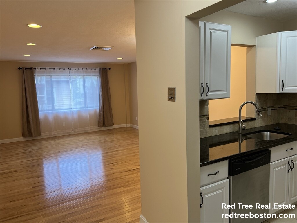 276 Chestnut Hill Ave, Brighton