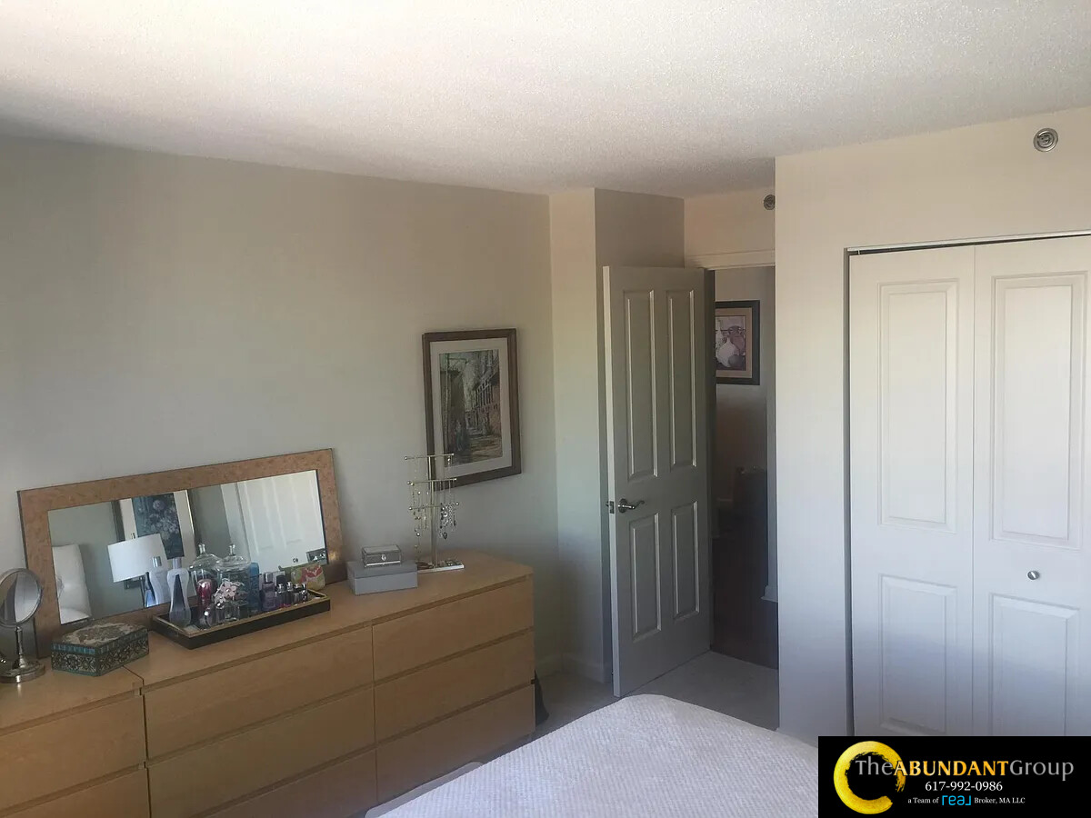 10 Museum Way, East Cambridge