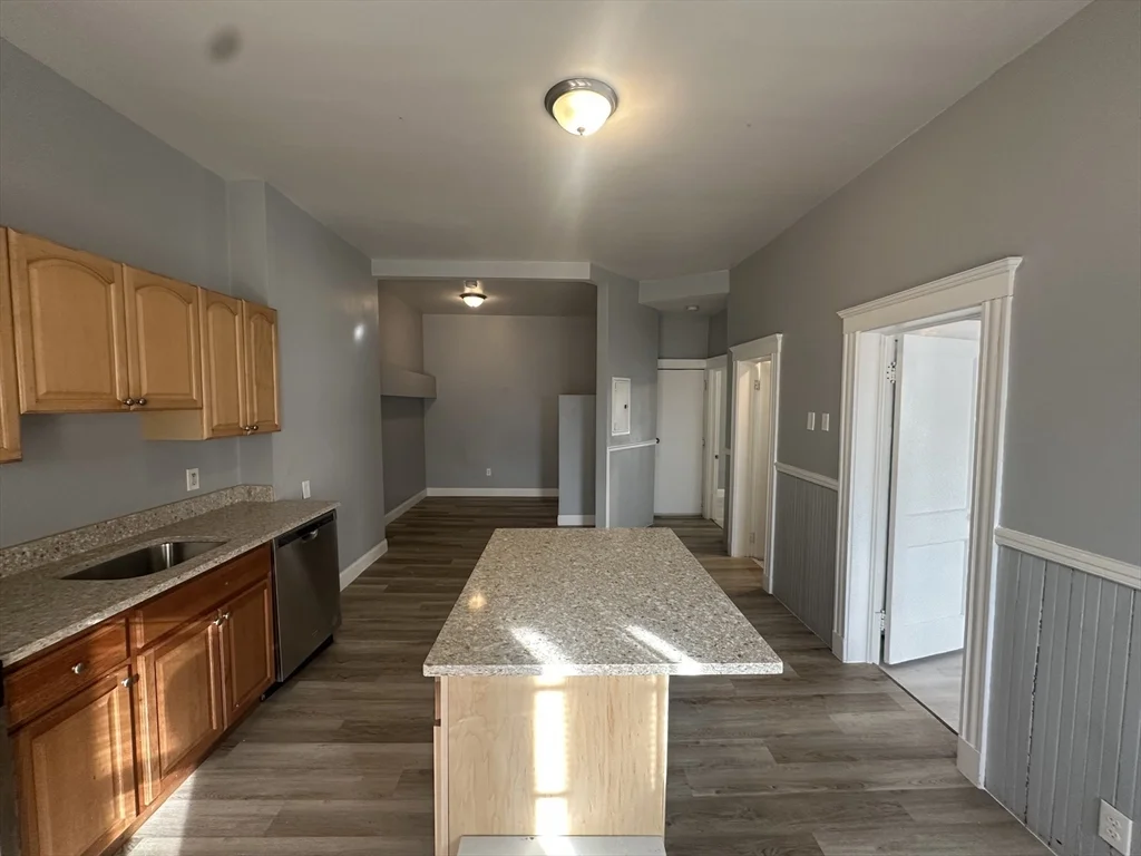 118 Gladstone St, East Boston