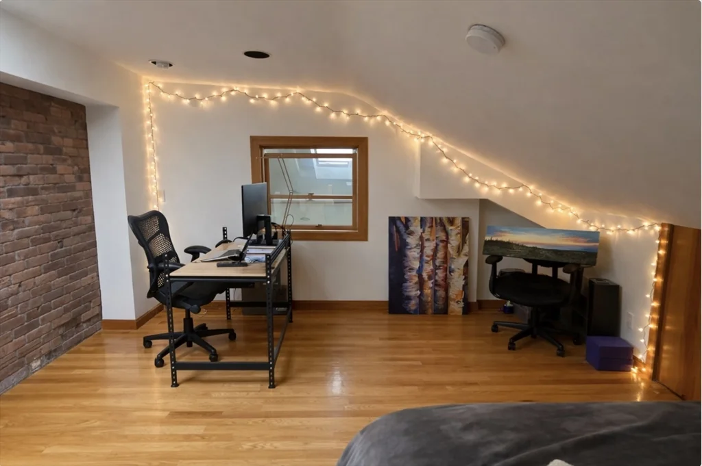 30 Newbern St, Jamaica Plain