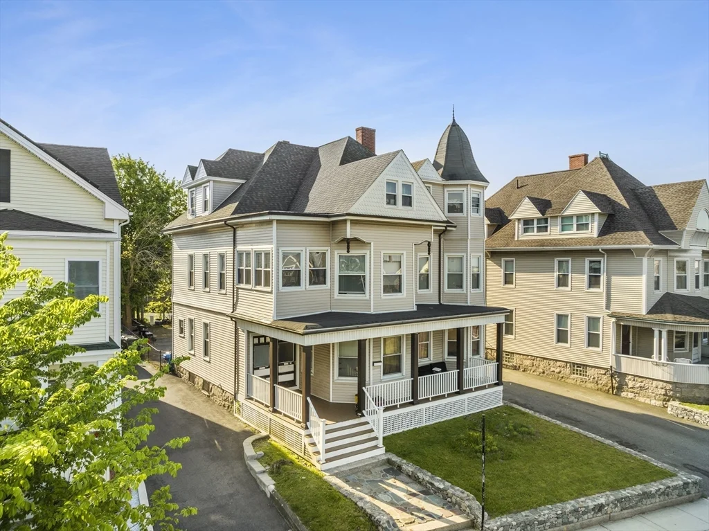 974 Plymouth Ave, Fall River