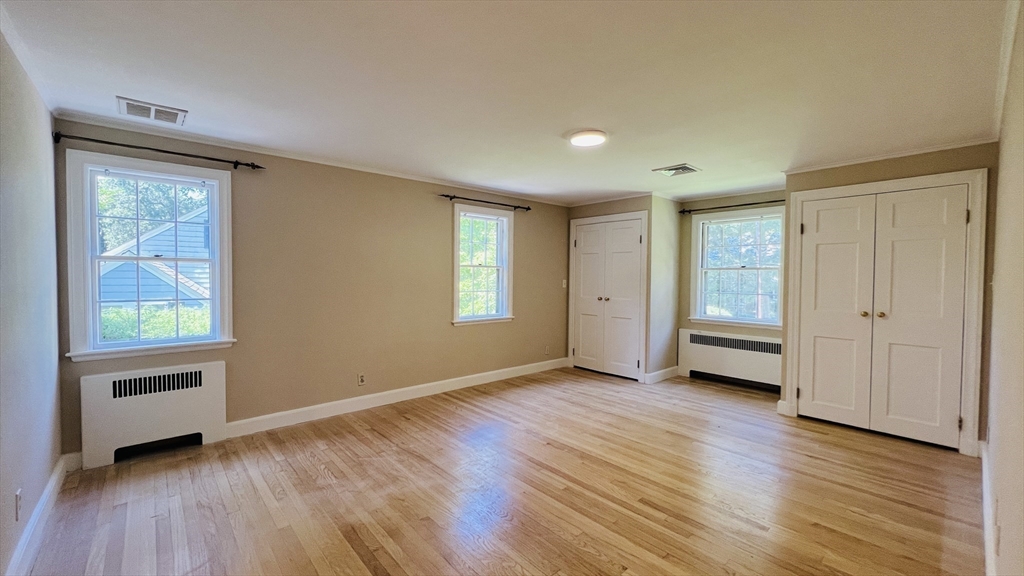 30 Thackeray Rd, Wellesley