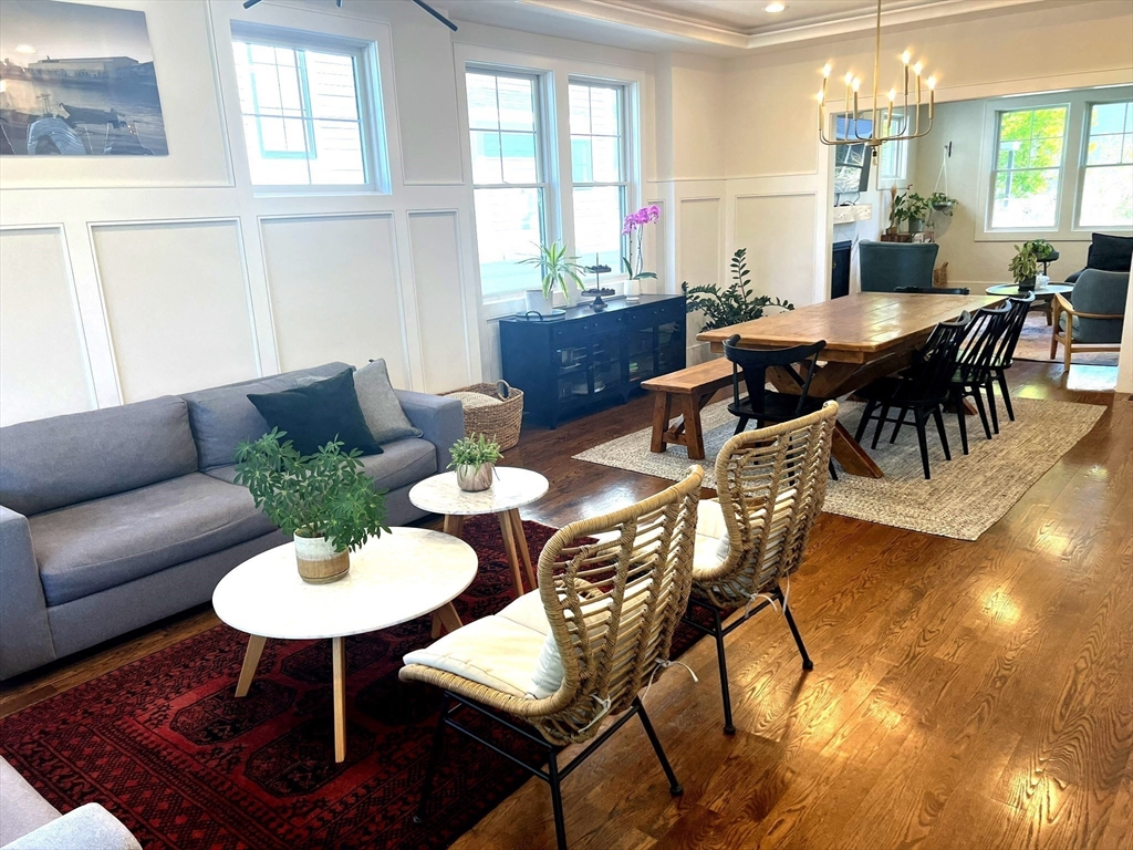 19 Shute Path, Newton Center