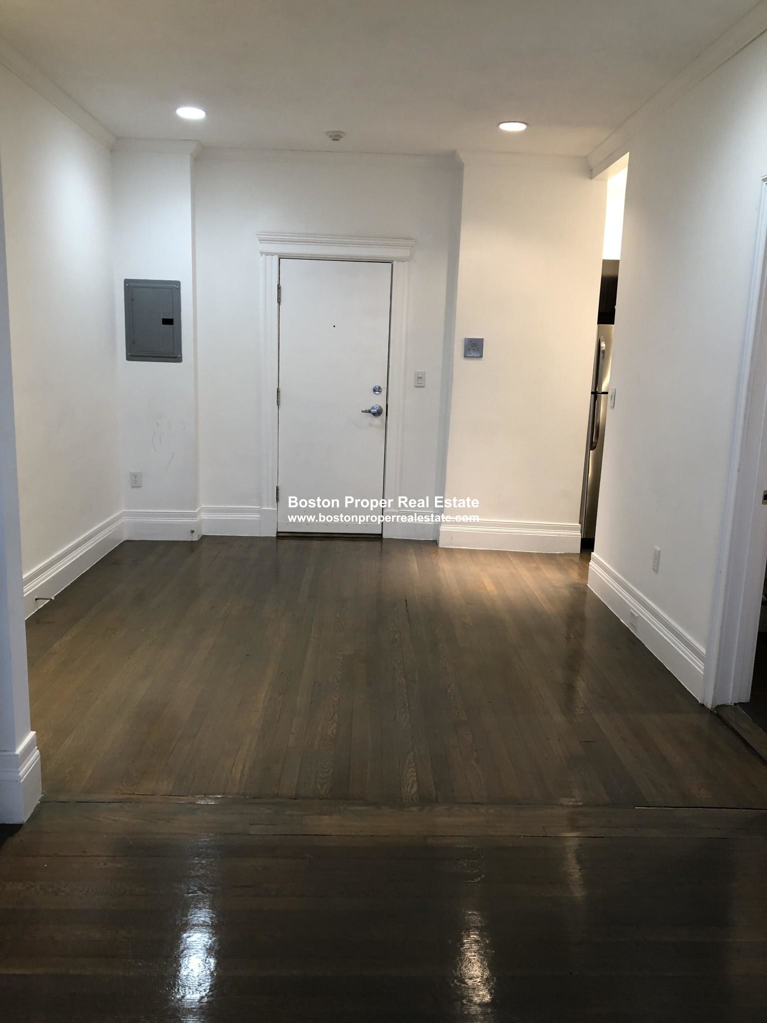 106 Queensberry St, Fenway