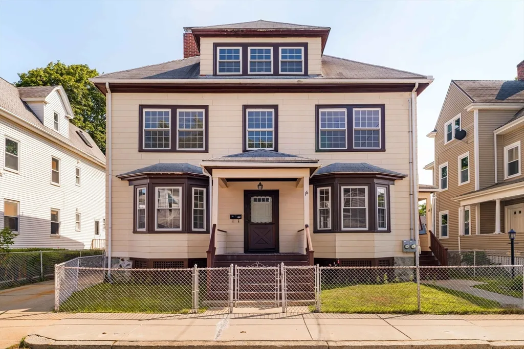 18 Newcastle Rd, Brighton