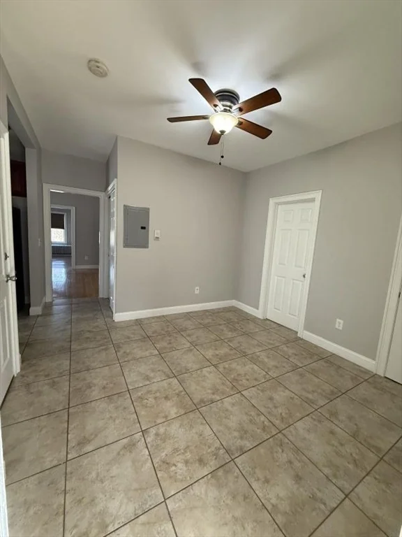 517 President, Fall River