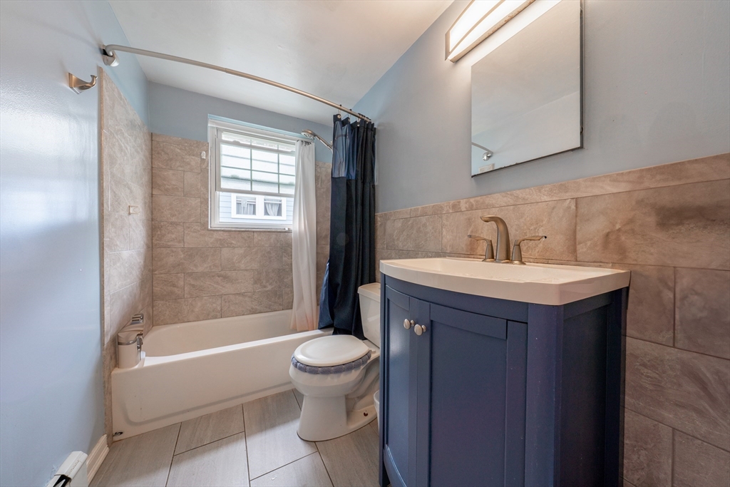 35 Hamilton Rd, Belmont