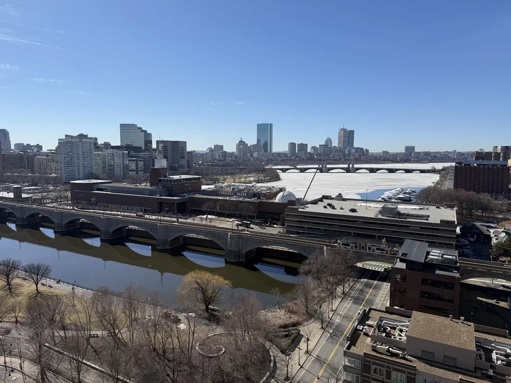 10 Museum Way, East Cambridge